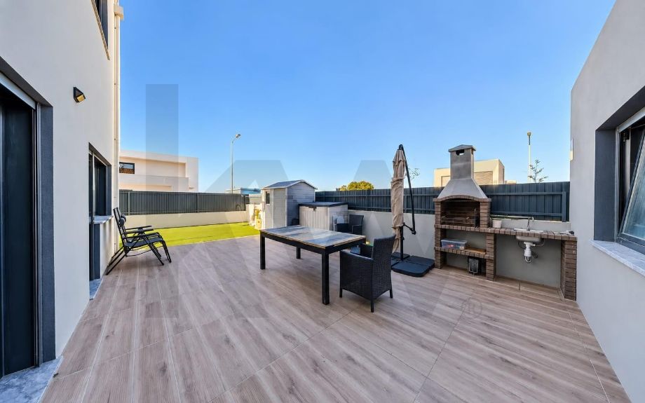 Deck com churrasqueira